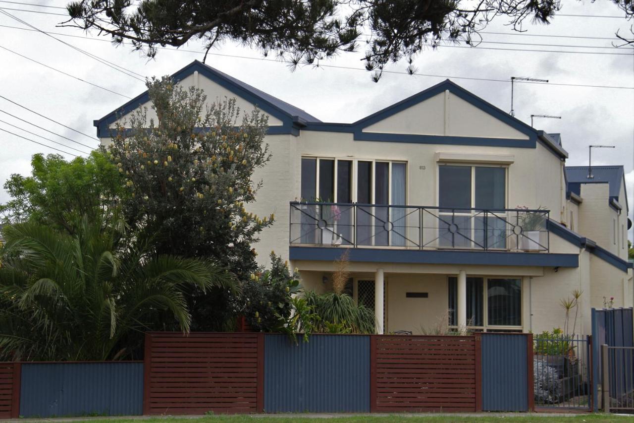 Sea Breeze On The Esplanade Villa Lakes Entrance Dış mekan fotoğraf